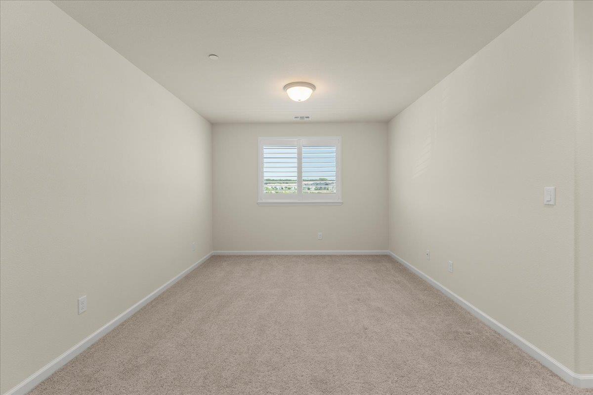 Detail Gallery Image 16 of 32 For 19330 Stonehenge Ln, Marina,  CA 93933 - 3 Beds | 2/1 Baths