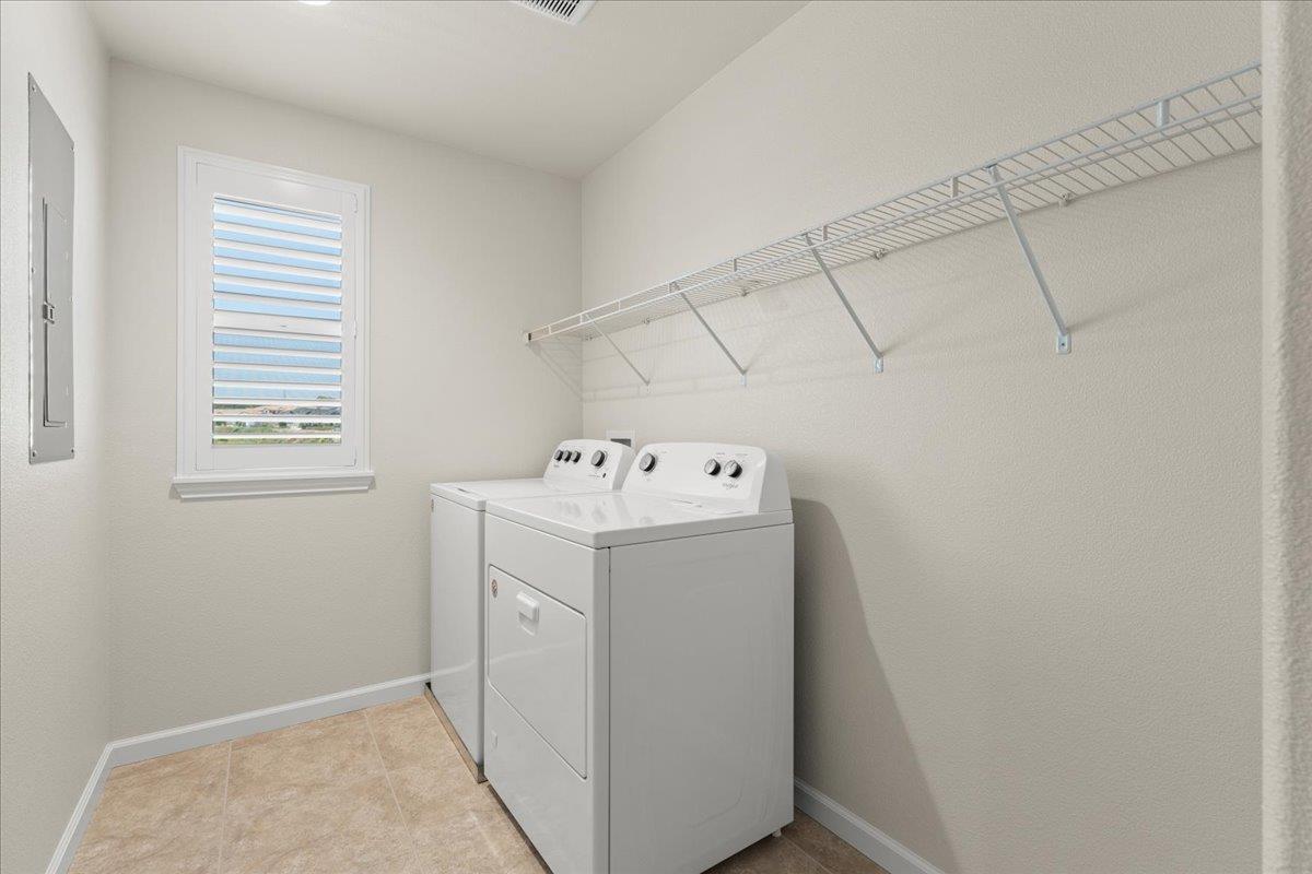 Detail Gallery Image 29 of 32 For 19330 Stonehenge Ln, Marina,  CA 93933 - 3 Beds | 2/1 Baths
