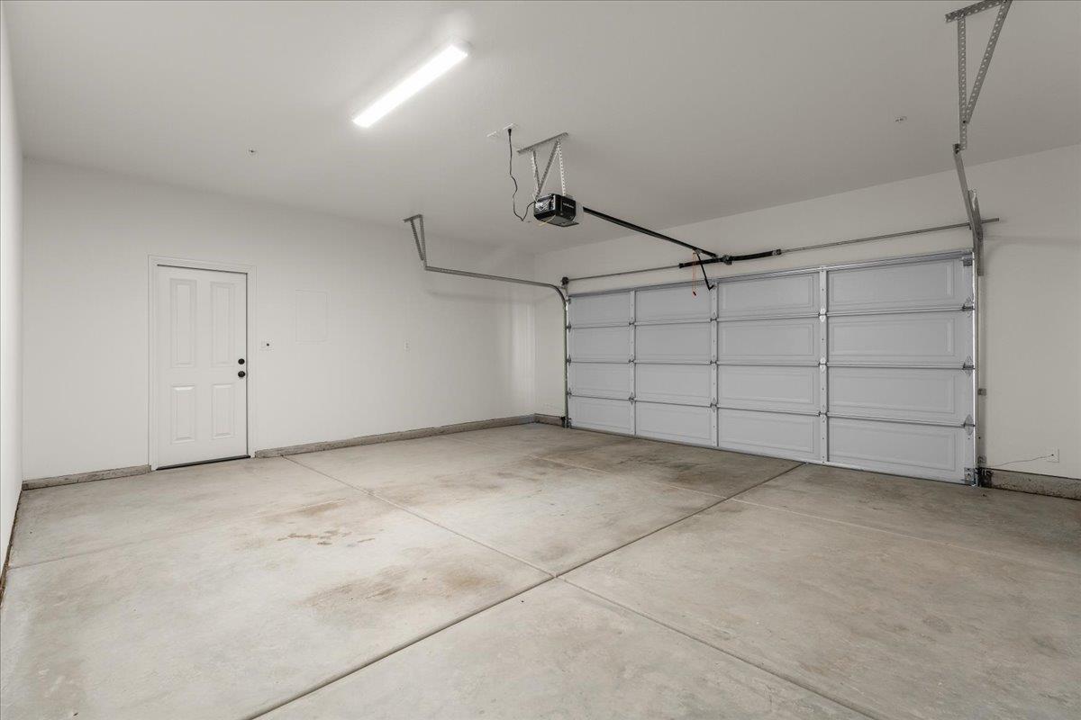 Detail Gallery Image 30 of 32 For 19330 Stonehenge Ln, Marina,  CA 93933 - 3 Beds | 2/1 Baths