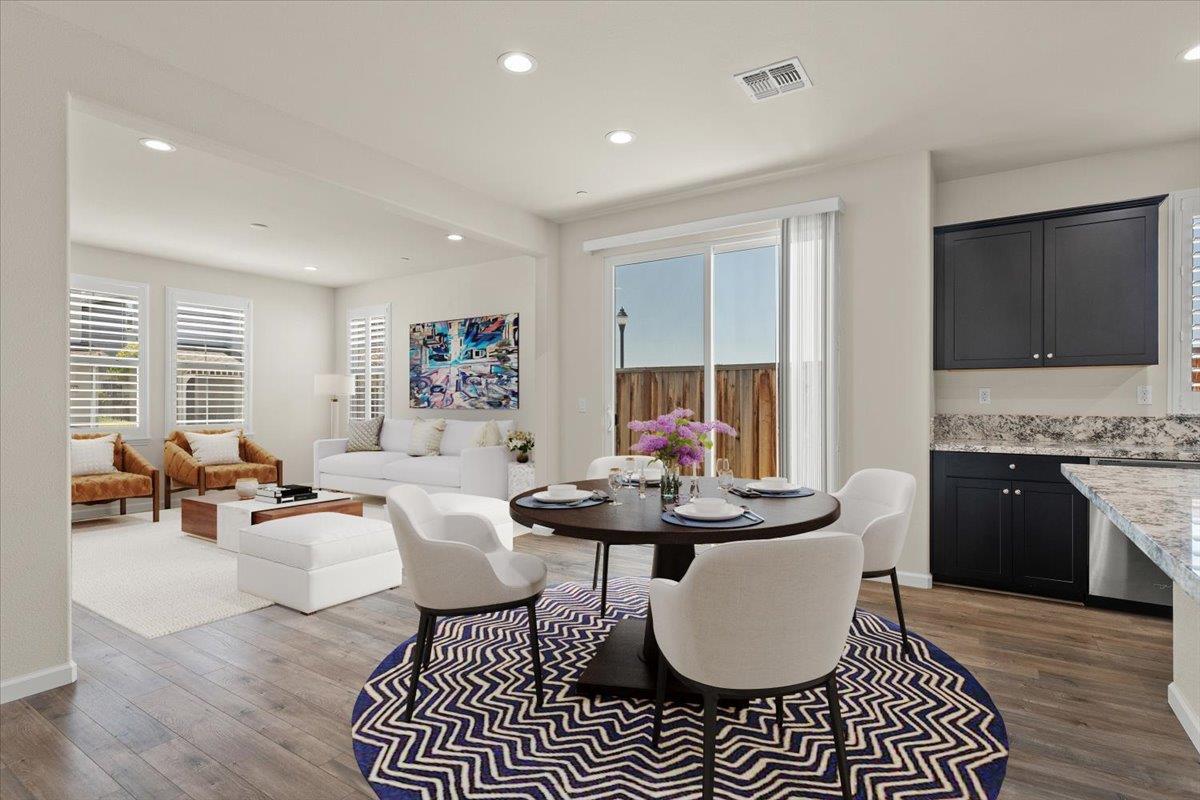 Detail Gallery Image 4 of 32 For 19330 Stonehenge Ln, Marina,  CA 93933 - 3 Beds | 2/1 Baths