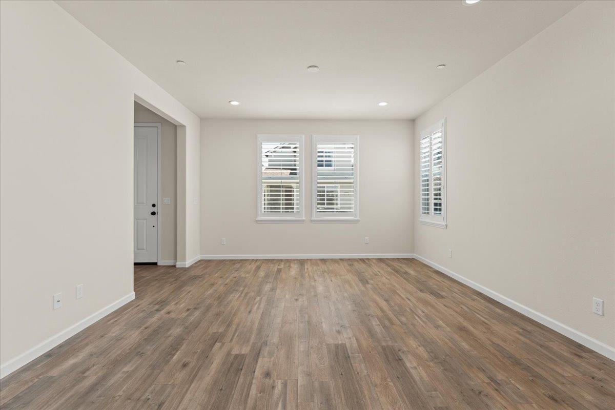 Detail Gallery Image 7 of 32 For 19330 Stonehenge Ln, Marina,  CA 93933 - 3 Beds | 2/1 Baths