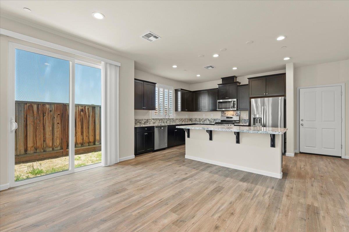 Detail Gallery Image 9 of 32 For 19330 Stonehenge Ln, Marina,  CA 93933 - 3 Beds | 2/1 Baths