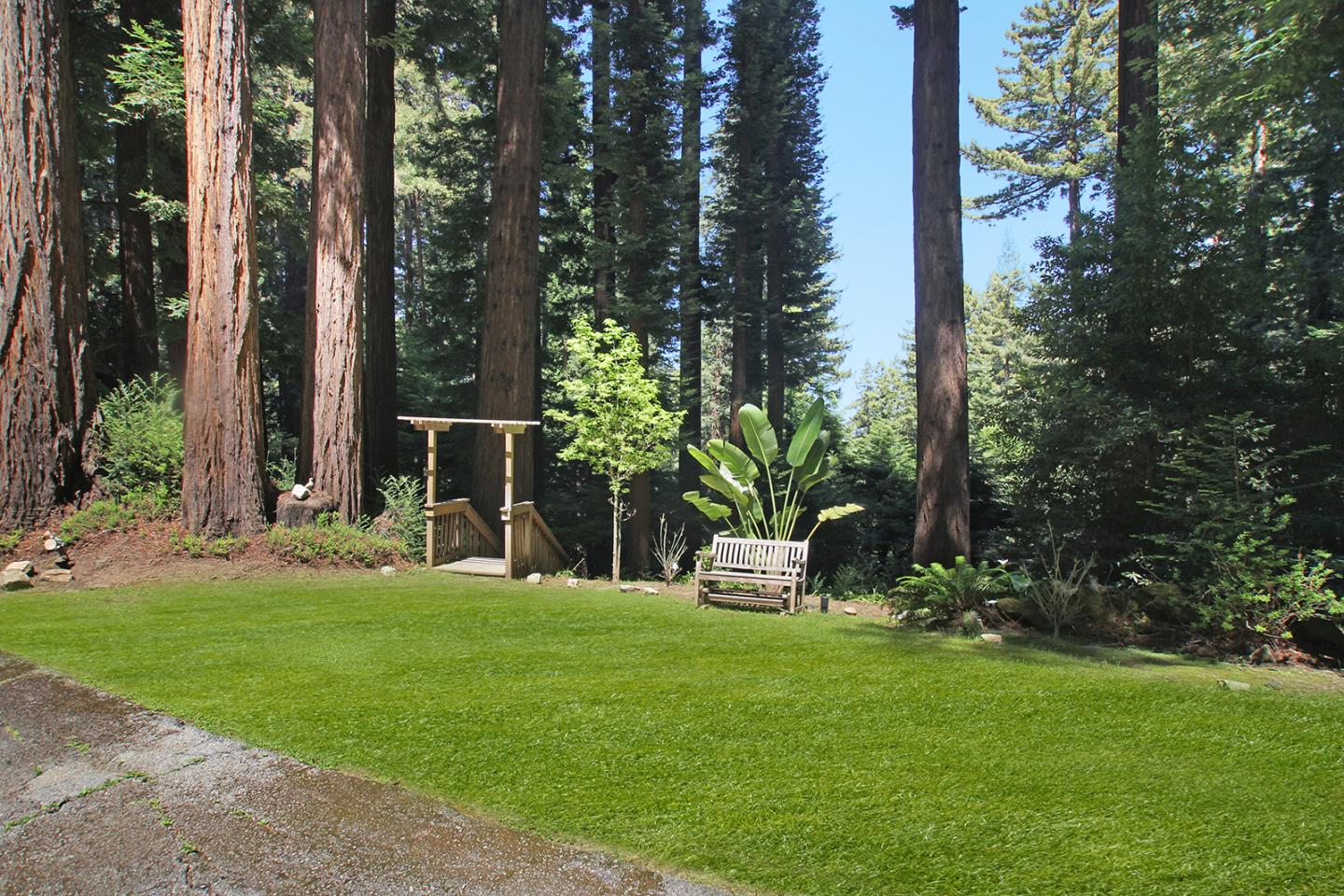 Detail Gallery Image 27 of 39 For 350 Grandview Dr, Woodside,  CA 94062 - 3 Beds | 2 Baths