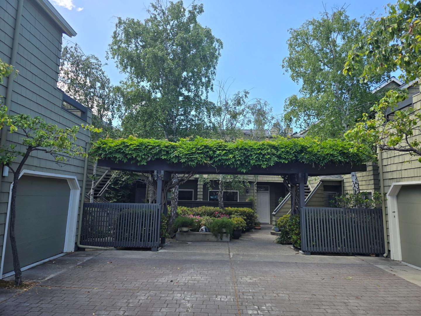 Detail Gallery Image 1 of 35 For 119 Harbor Seal Ct, San Mateo,  CA 94404 - 2 Beds | 2/1 Baths
