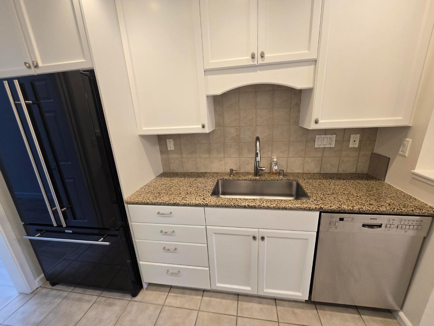 Detail Gallery Image 15 of 35 For 119 Harbor Seal Ct, San Mateo,  CA 94404 - 2 Beds | 2/1 Baths