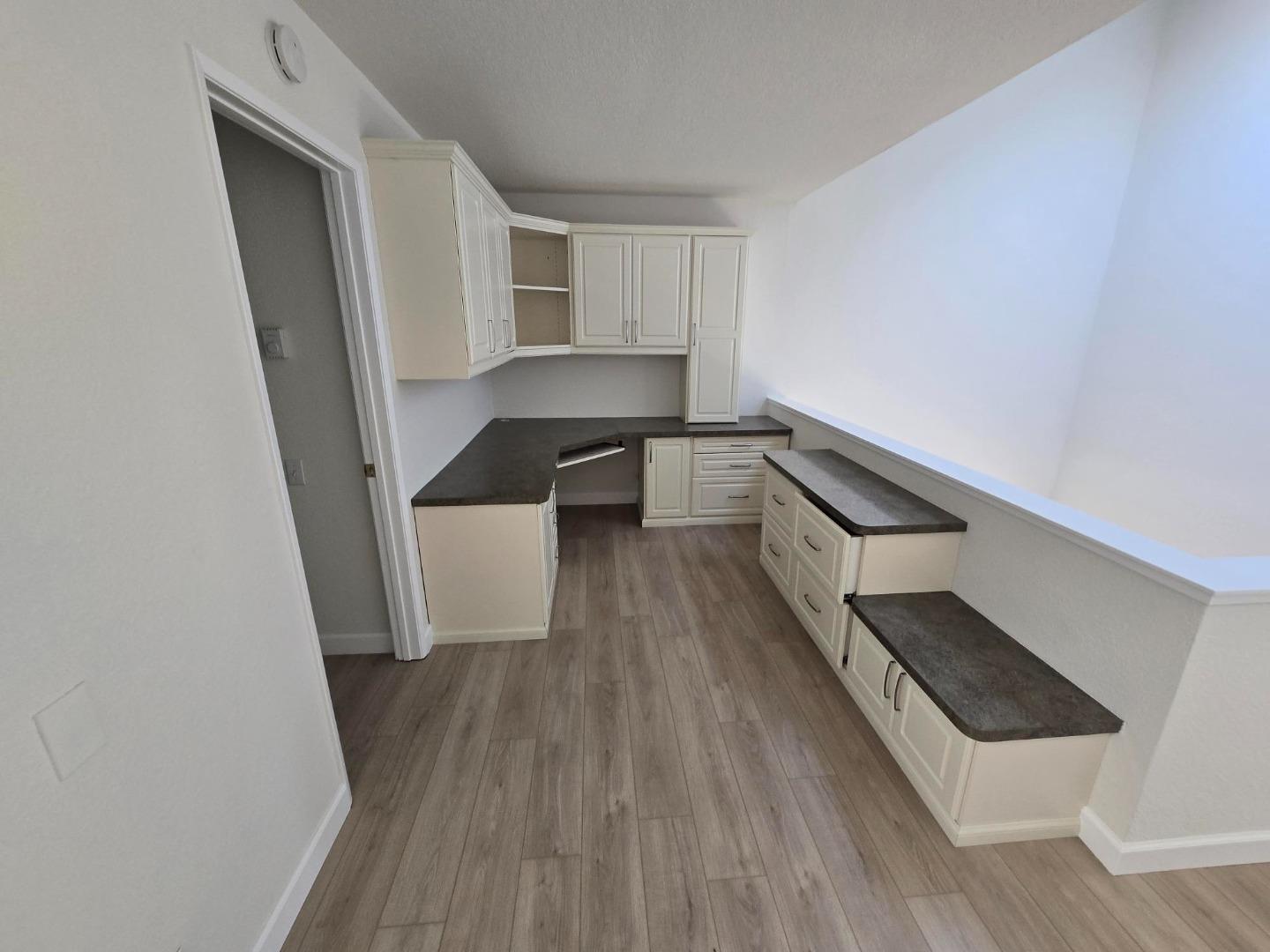 Detail Gallery Image 22 of 35 For 119 Harbor Seal Ct, San Mateo,  CA 94404 - 2 Beds | 2/1 Baths