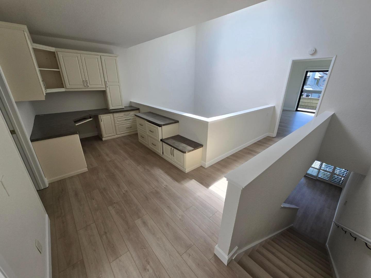 Detail Gallery Image 23 of 35 For 119 Harbor Seal Ct, San Mateo,  CA 94404 - 2 Beds | 2/1 Baths