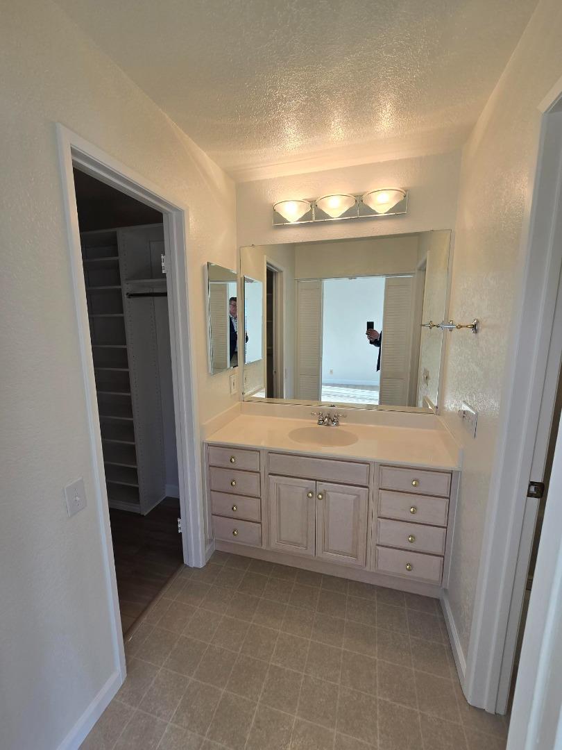 Detail Gallery Image 28 of 35 For 119 Harbor Seal Ct, San Mateo,  CA 94404 - 2 Beds | 2/1 Baths