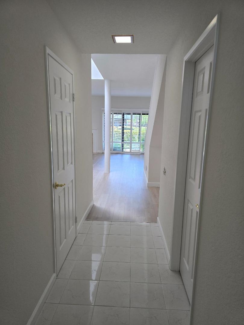 Detail Gallery Image 3 of 35 For 119 Harbor Seal Ct, San Mateo,  CA 94404 - 2 Beds | 2/1 Baths