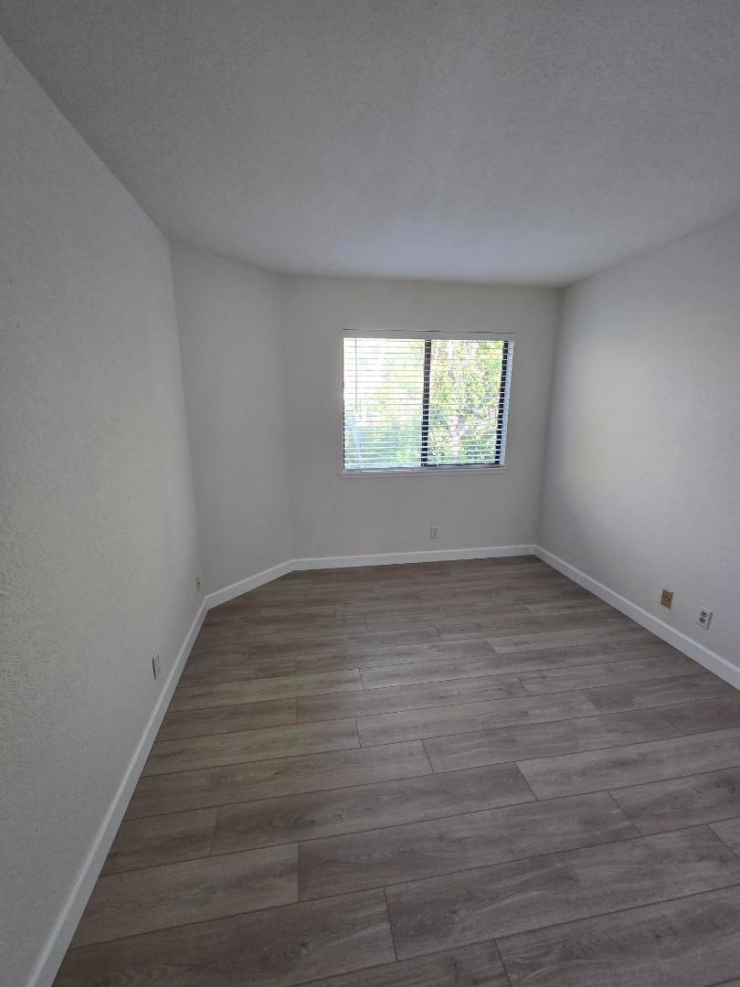 Detail Gallery Image 30 of 35 For 119 Harbor Seal Ct, San Mateo,  CA 94404 - 2 Beds | 2/1 Baths