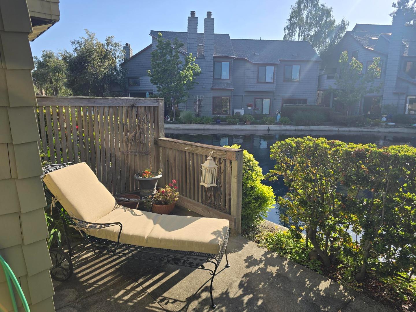 Detail Gallery Image 31 of 35 For 119 Harbor Seal Ct, San Mateo,  CA 94404 - 2 Beds | 2/1 Baths