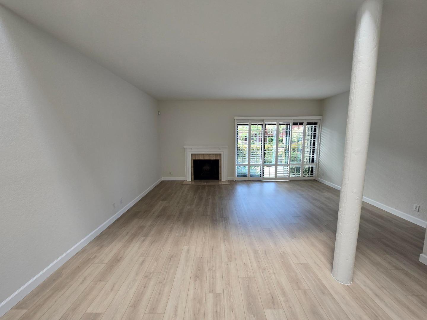 Detail Gallery Image 7 of 35 For 119 Harbor Seal Ct, San Mateo,  CA 94404 - 2 Beds | 2/1 Baths