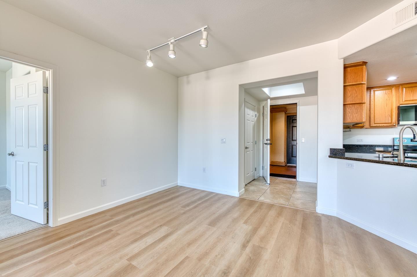 Detail Gallery Image 14 of 46 For 800 S Abel St #426,  Milpitas,  CA 95035 - 2 Beds | 2 Baths