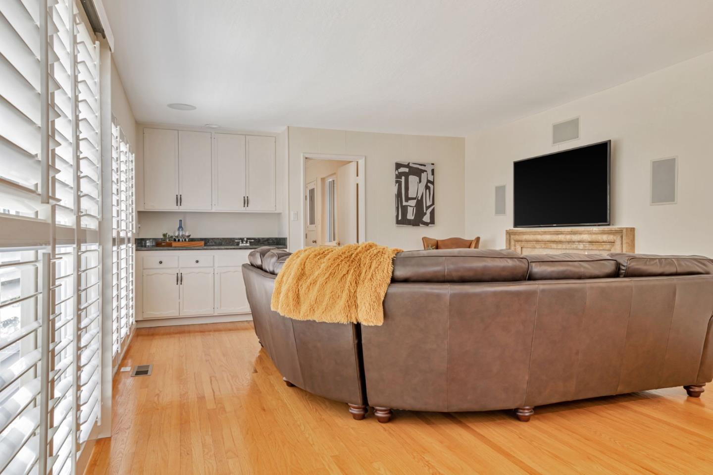 Detail Gallery Image 11 of 66 For 167 Shooting Star Isle, Foster City,  CA 94404 - 4 Beds | 3 Baths