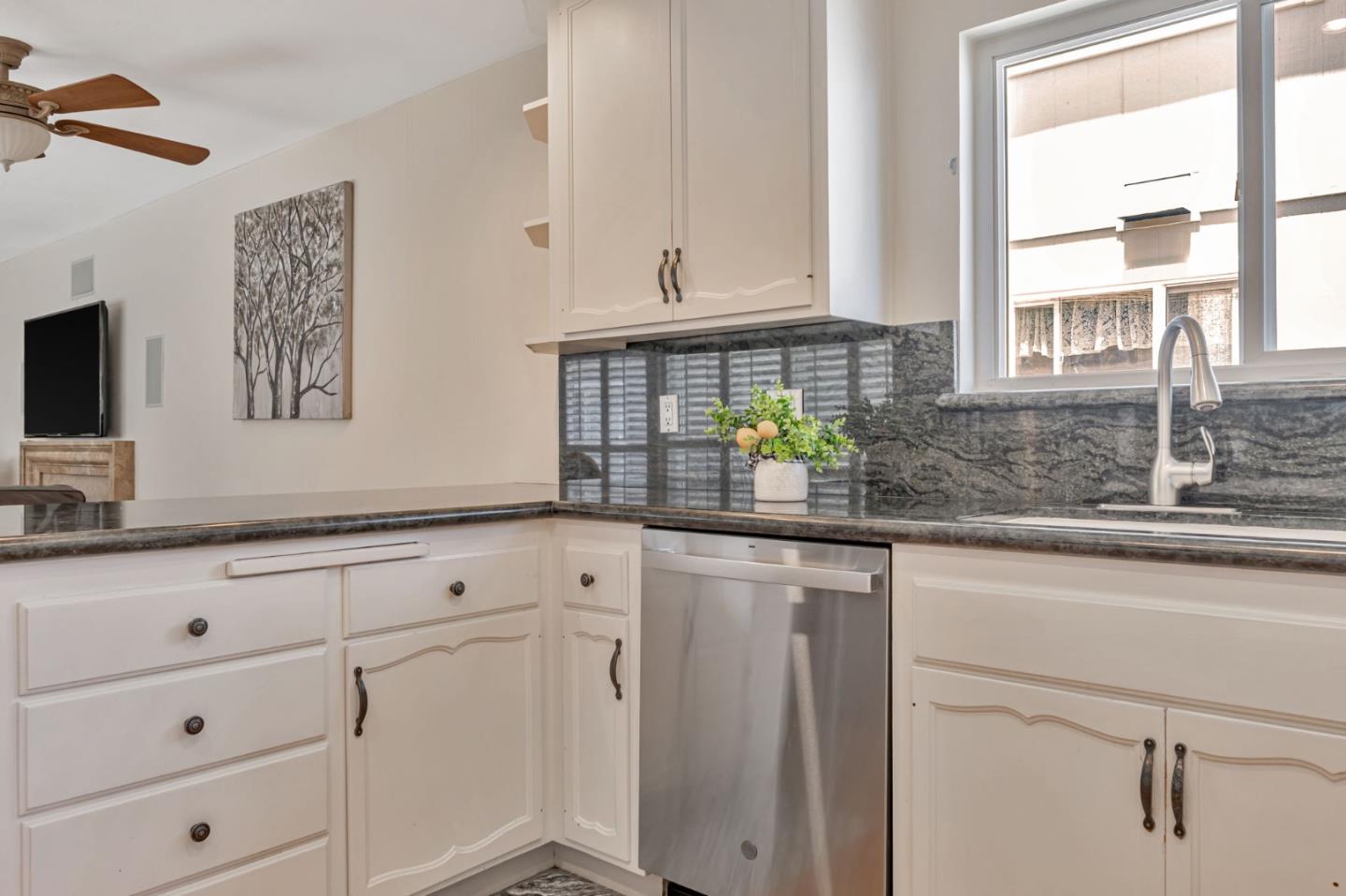 Detail Gallery Image 26 of 66 For 167 Shooting Star Isle, Foster City,  CA 94404 - 4 Beds | 3 Baths