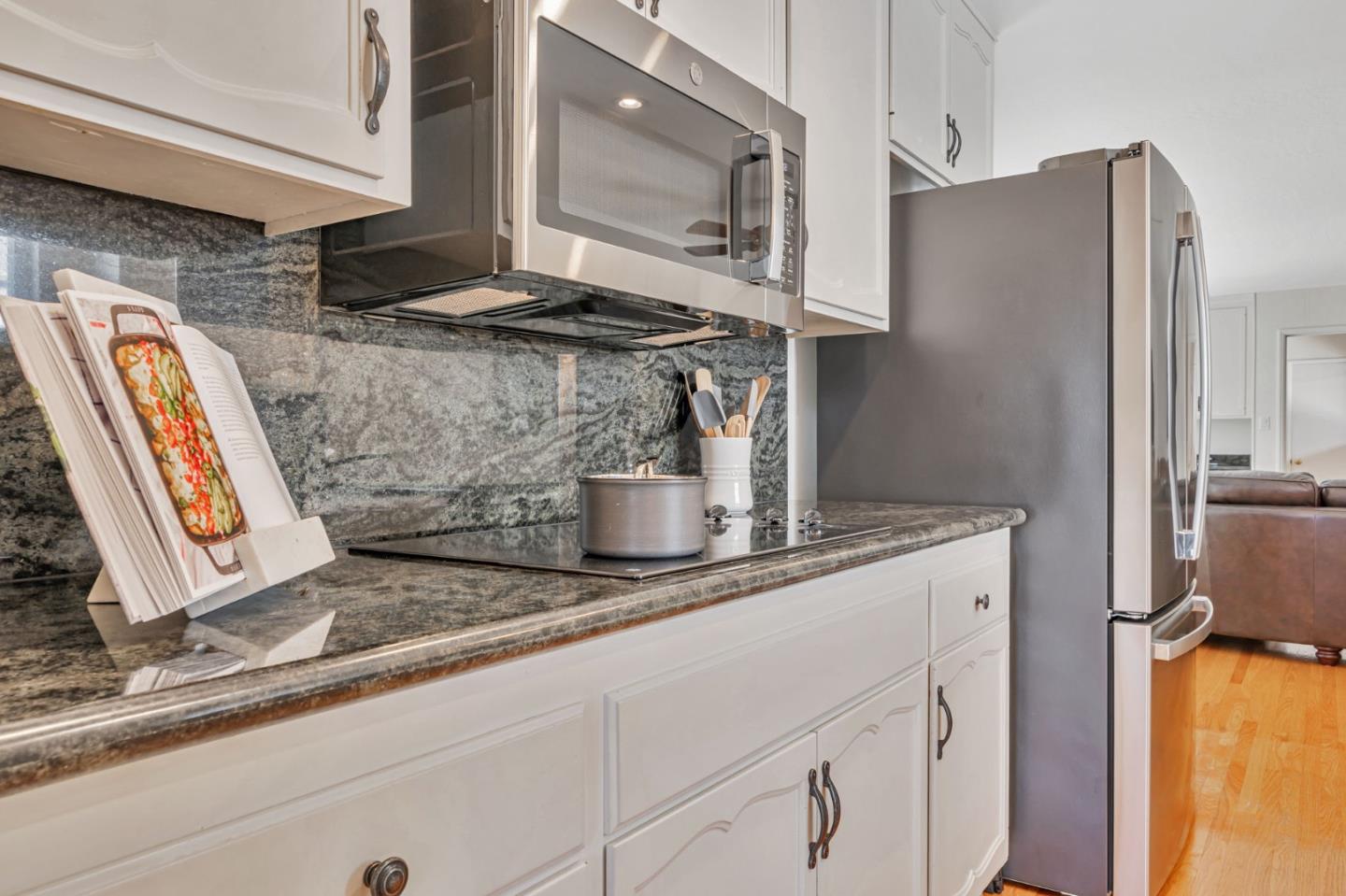 Detail Gallery Image 27 of 66 For 167 Shooting Star Isle, Foster City,  CA 94404 - 4 Beds | 3 Baths