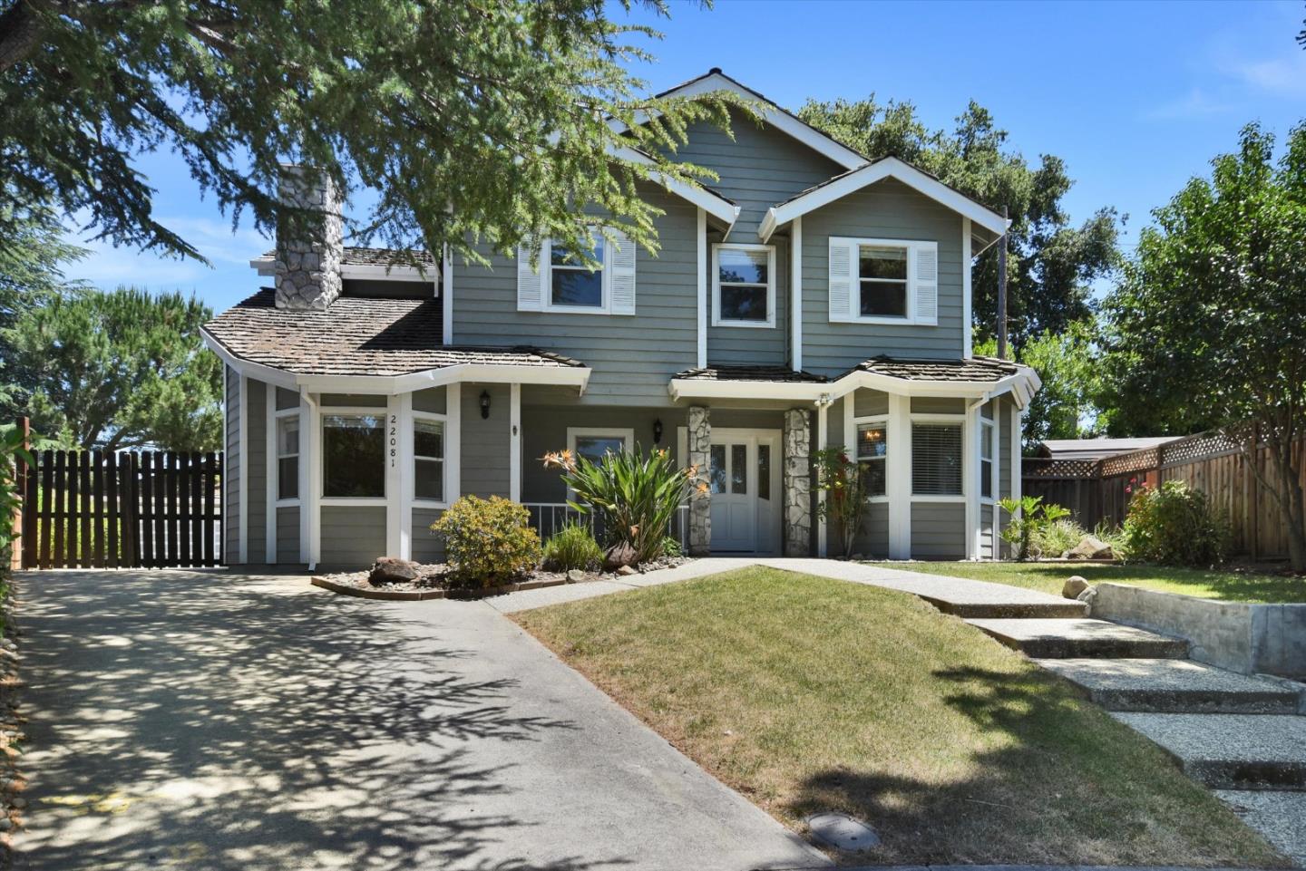 Detail Gallery Image 1 of 33 For 22081 Hibiscus Ct, Cupertino,  CA 95014 - 4 Beds | 3 Baths