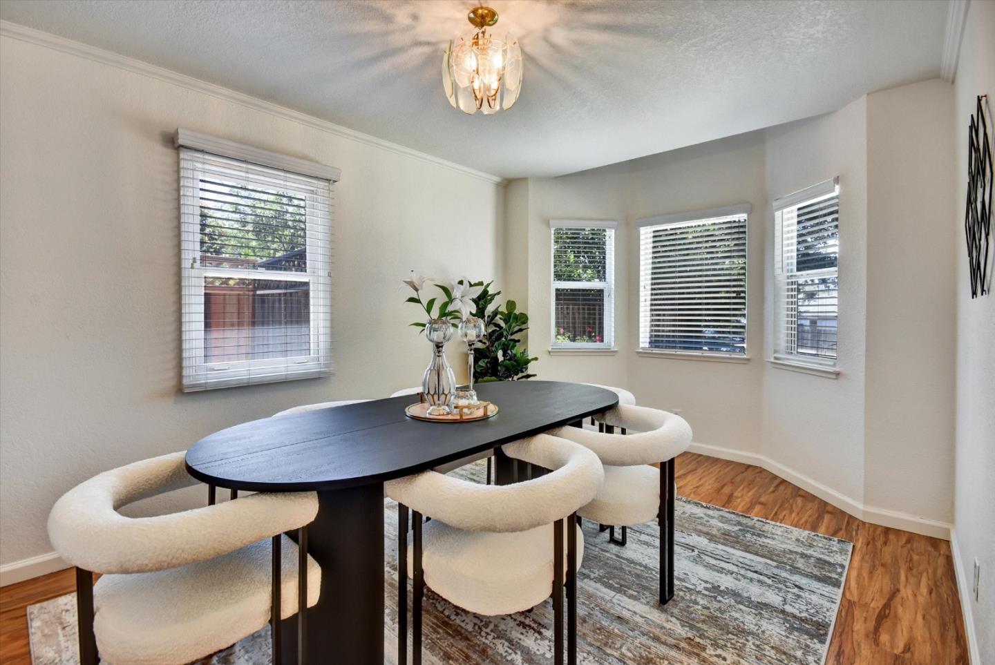 Detail Gallery Image 11 of 33 For 22081 Hibiscus Ct, Cupertino,  CA 95014 - 4 Beds | 3 Baths