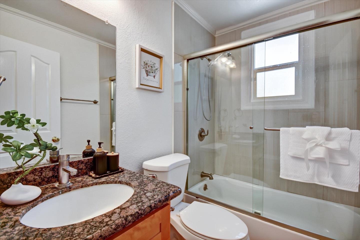 Detail Gallery Image 16 of 33 For 22081 Hibiscus Ct, Cupertino,  CA 95014 - 4 Beds | 3 Baths