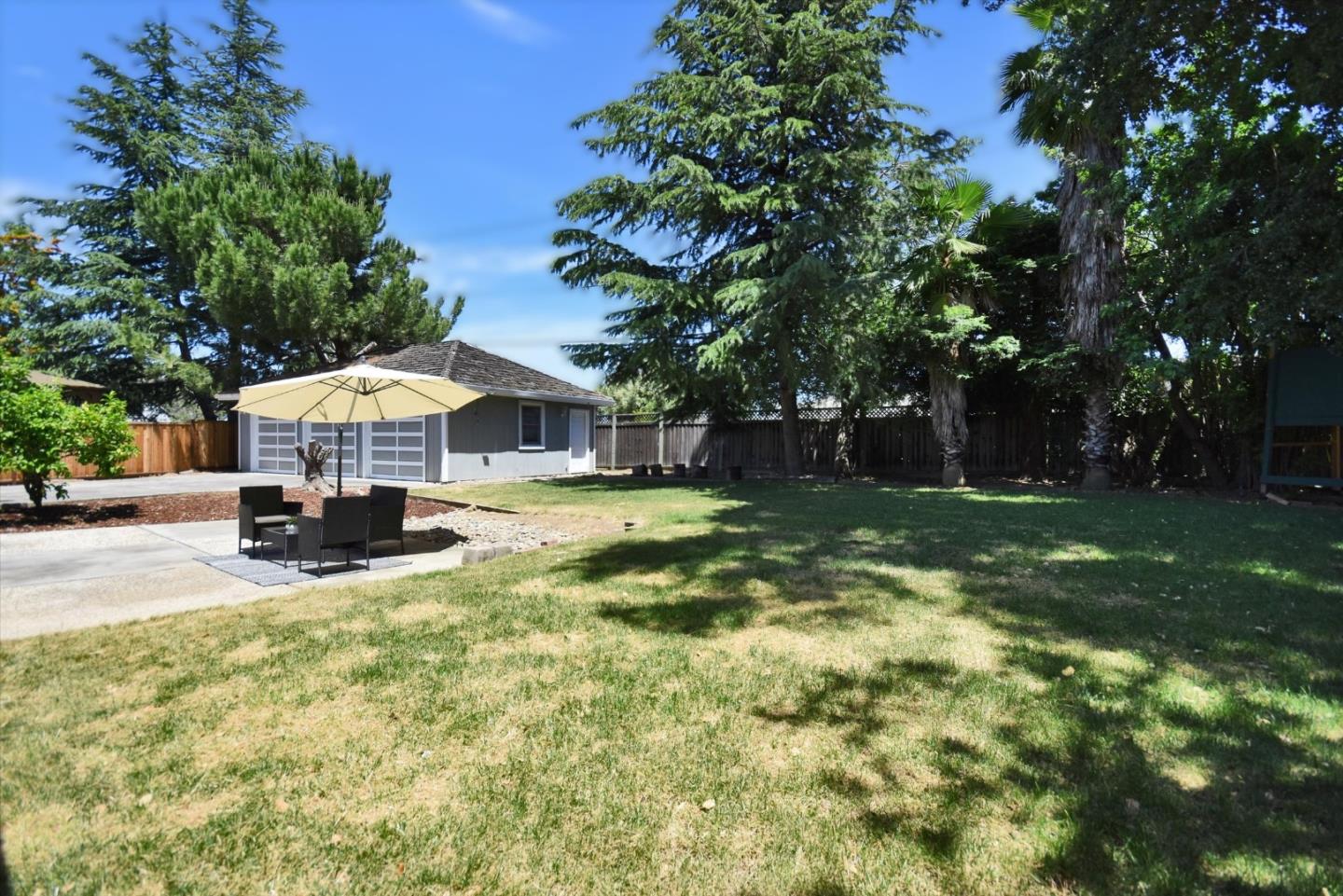 Detail Gallery Image 30 of 33 For 22081 Hibiscus Ct, Cupertino,  CA 95014 - 4 Beds | 3 Baths