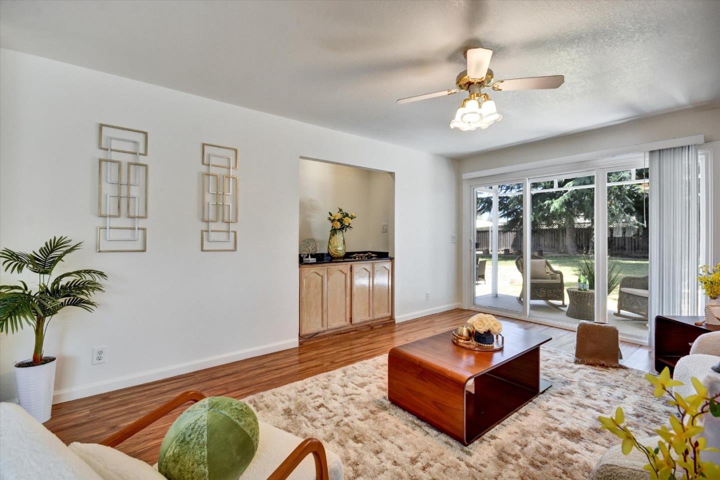 Detail Gallery Image 8 of 33 For 22081 Hibiscus Ct, Cupertino,  CA 95014 - 4 Beds | 3 Baths
