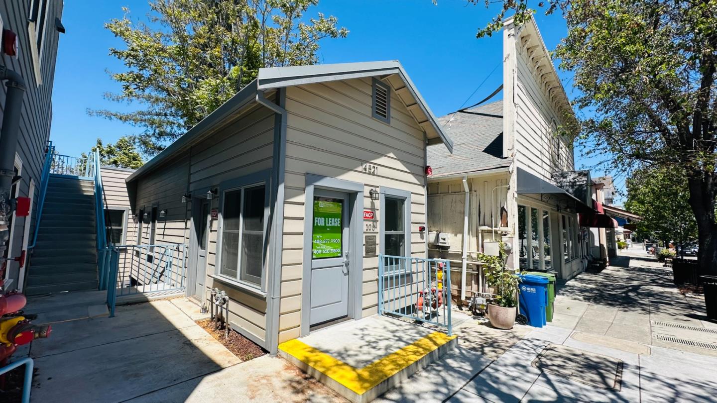Detail Gallery Image 1 of 9 For 14521 Big Basin Way, Saratoga,  CA 95070 - 2 Beds | 2 Baths