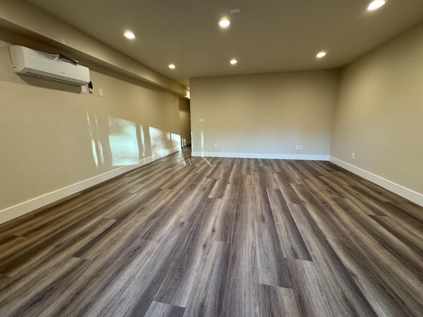 Detail Gallery Image 4 of 9 For 14521 Big Basin Way, Saratoga,  CA 95070 - 2 Beds | 2 Baths