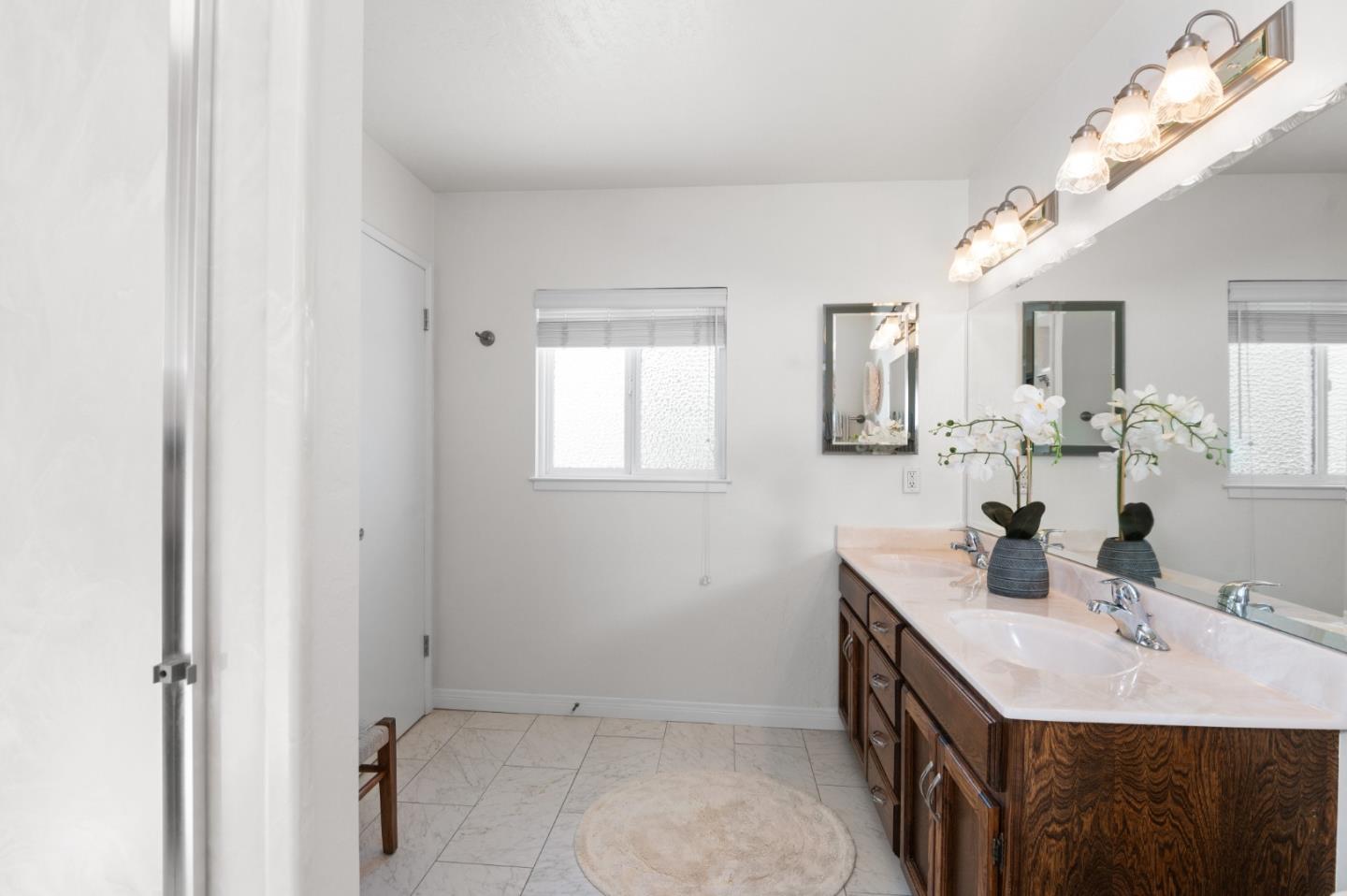 Detail Gallery Image 12 of 28 For 134 Gilbert Ave, Santa Clara,  CA 95051 - 5 Beds | 3 Baths