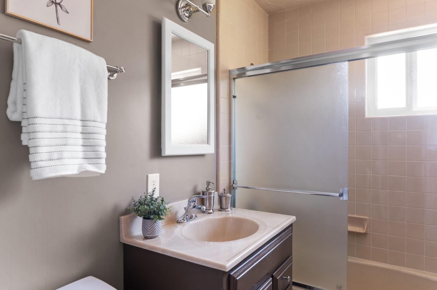 Detail Gallery Image 14 of 28 For 134 Gilbert Ave, Santa Clara,  CA 95051 - 5 Beds | 3 Baths