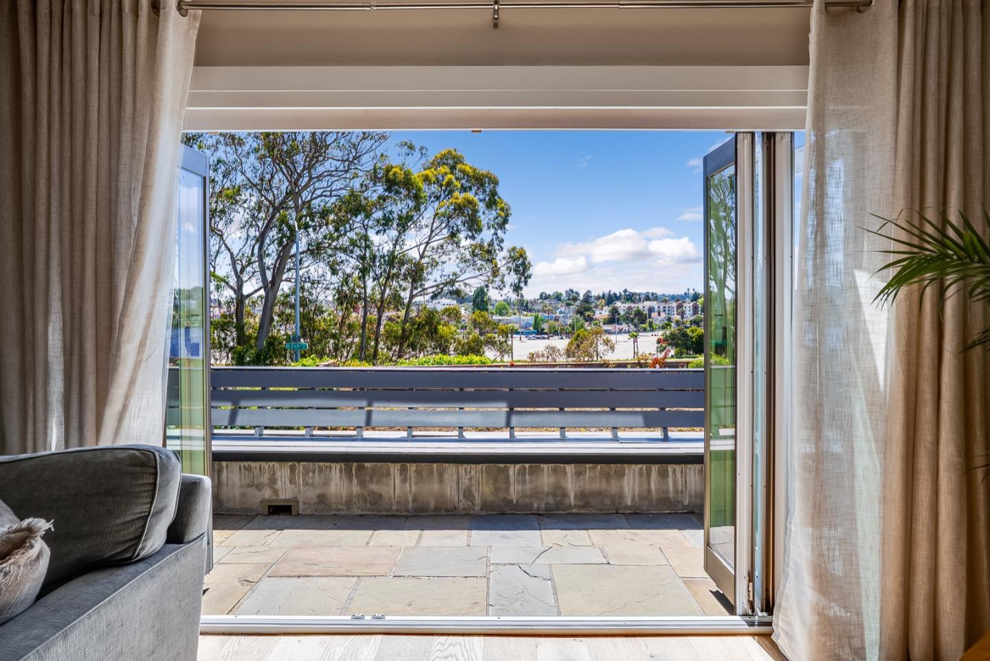 Detail Gallery Image 14 of 77 For 114 Buena Vista Ave, Santa Cruz,  CA 95062 - 3 Beds | 2 Baths