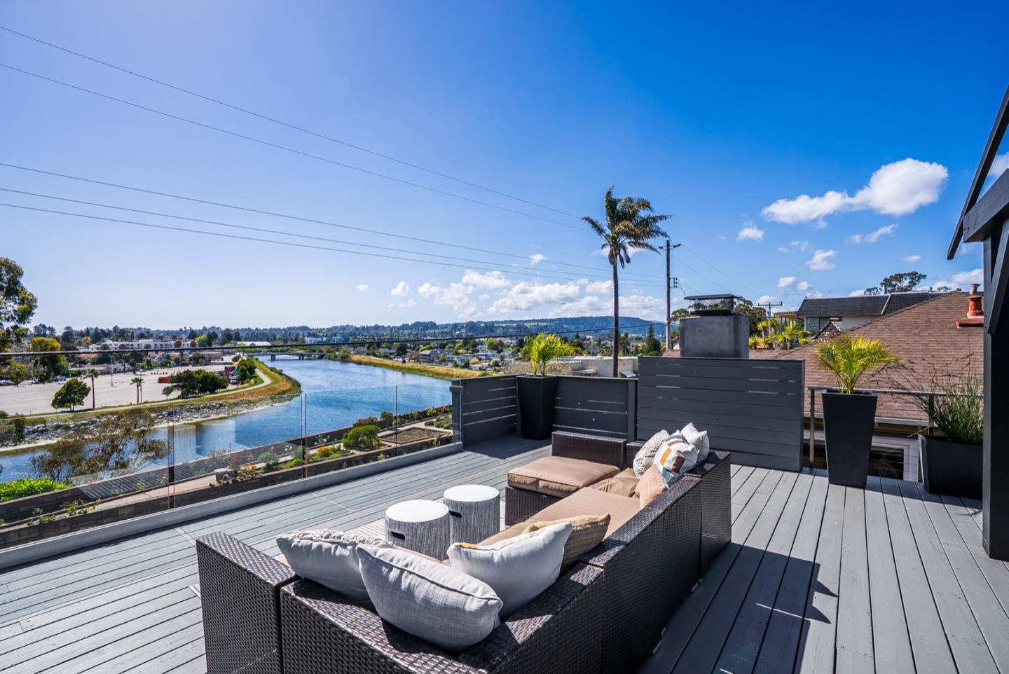 Detail Gallery Image 3 of 77 For 114 Buena Vista Ave, Santa Cruz,  CA 95062 - 3 Beds | 2 Baths