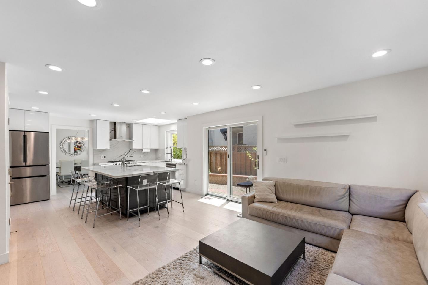Detail Gallery Image 12 of 37 For 2344 Poppy Dr, Burlingame,  CA 94010 - 4 Beds | 3/1 Baths