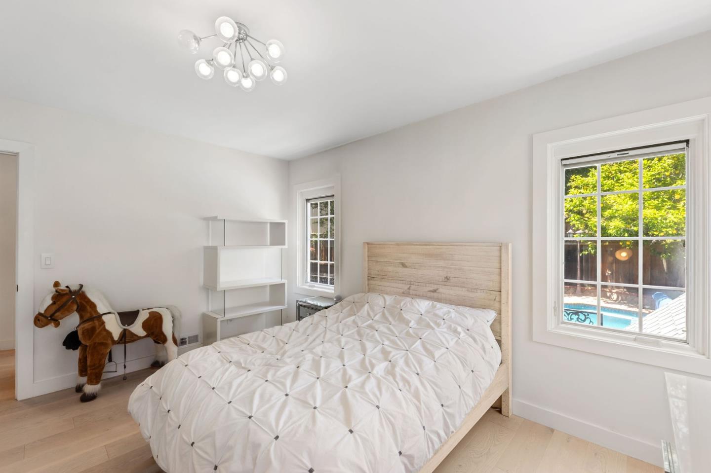 Detail Gallery Image 17 of 37 For 2344 Poppy Dr, Burlingame,  CA 94010 - 4 Beds | 3/1 Baths