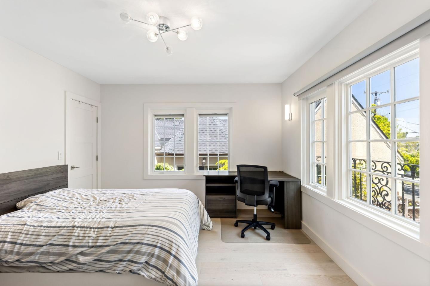 Detail Gallery Image 18 of 37 For 2344 Poppy Dr, Burlingame,  CA 94010 - 4 Beds | 3/1 Baths