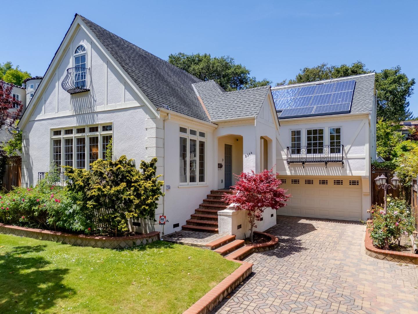 Detail Gallery Image 2 of 37 For 2344 Poppy Dr, Burlingame,  CA 94010 - 4 Beds | 3/1 Baths
