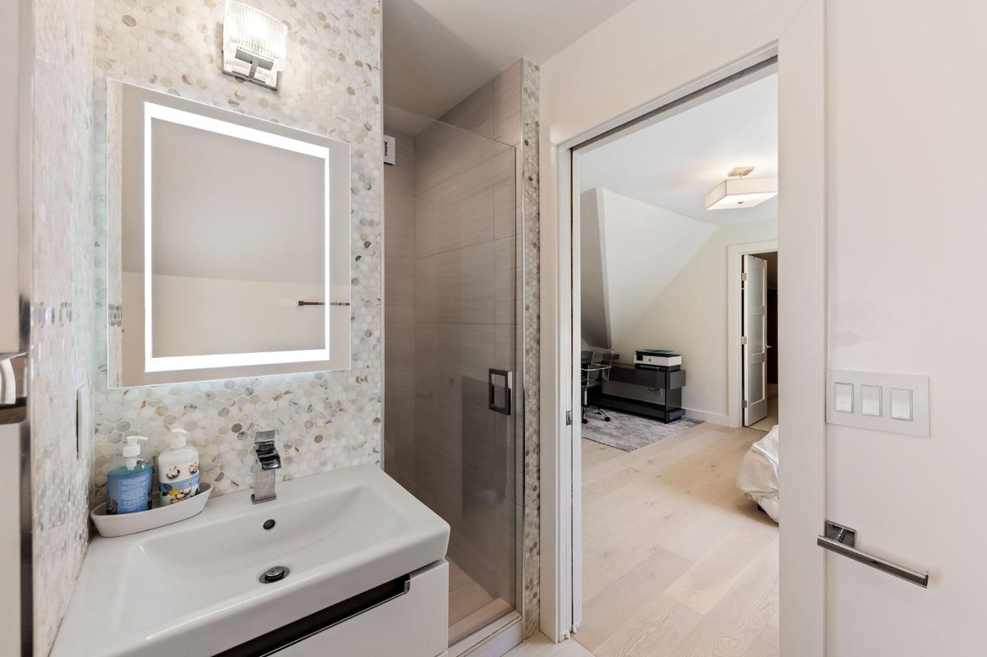 Detail Gallery Image 25 of 37 For 2344 Poppy Dr, Burlingame,  CA 94010 - 4 Beds | 3/1 Baths