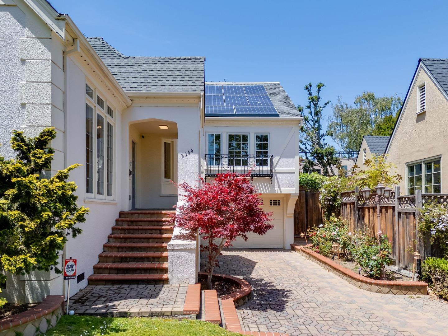 Detail Gallery Image 3 of 37 For 2344 Poppy Dr, Burlingame,  CA 94010 - 4 Beds | 3/1 Baths