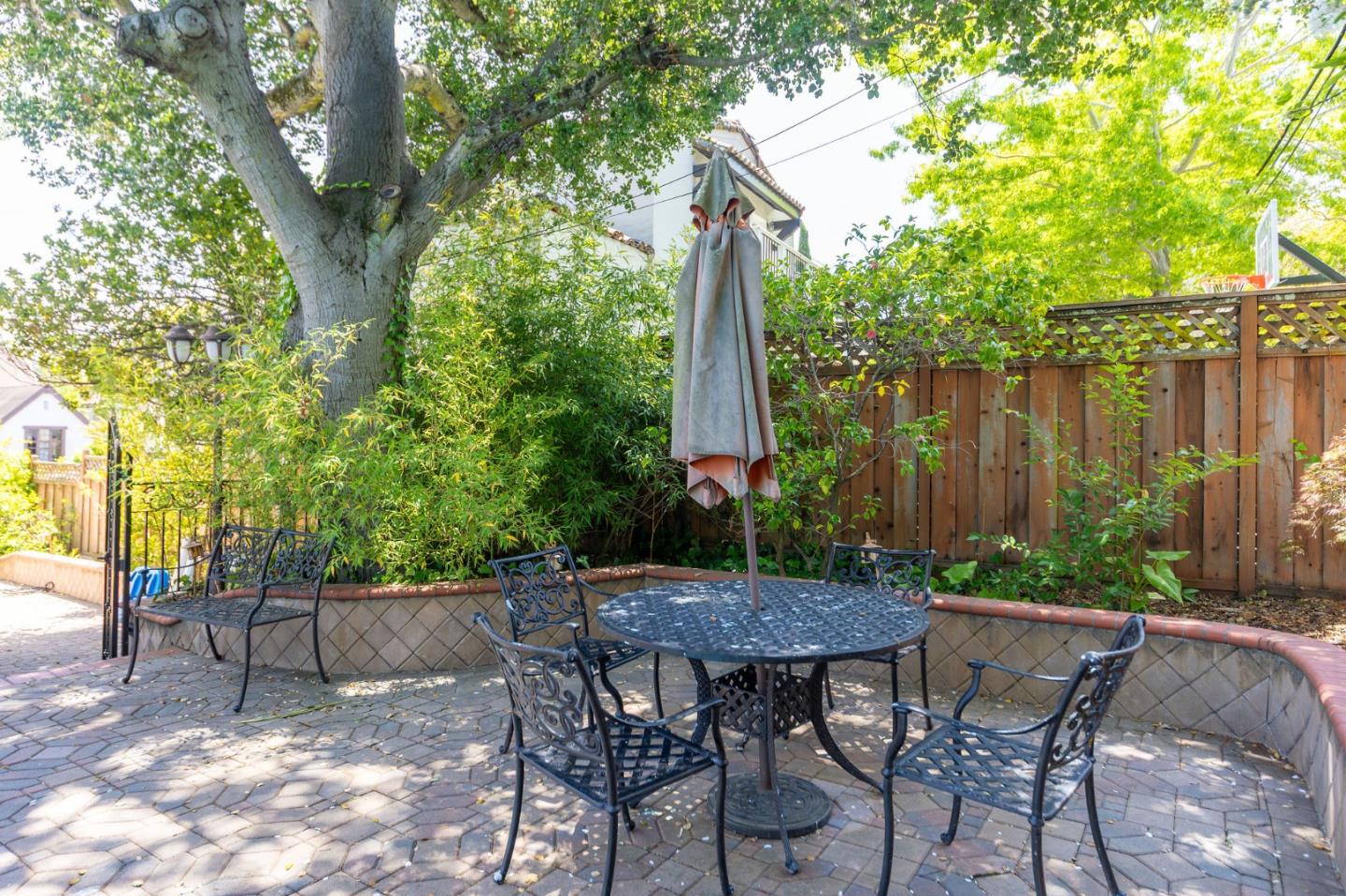 Detail Gallery Image 30 of 37 For 2344 Poppy Dr, Burlingame,  CA 94010 - 4 Beds | 3/1 Baths