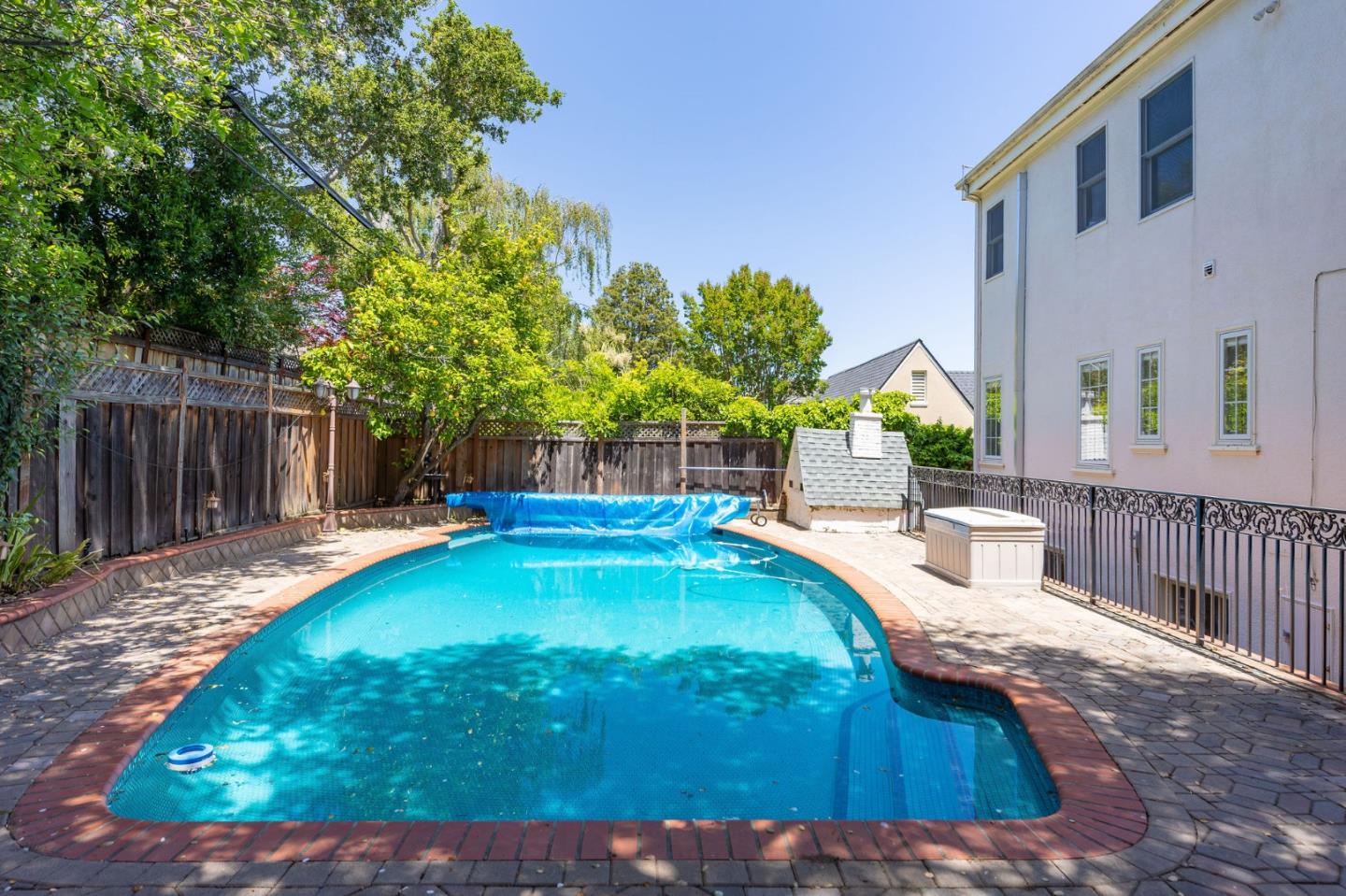 Detail Gallery Image 31 of 37 For 2344 Poppy Dr, Burlingame,  CA 94010 - 4 Beds | 3/1 Baths
