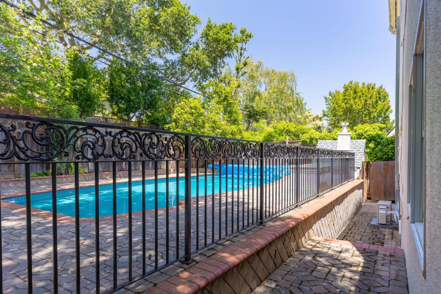 Detail Gallery Image 35 of 37 For 2344 Poppy Dr, Burlingame,  CA 94010 - 4 Beds | 3/1 Baths