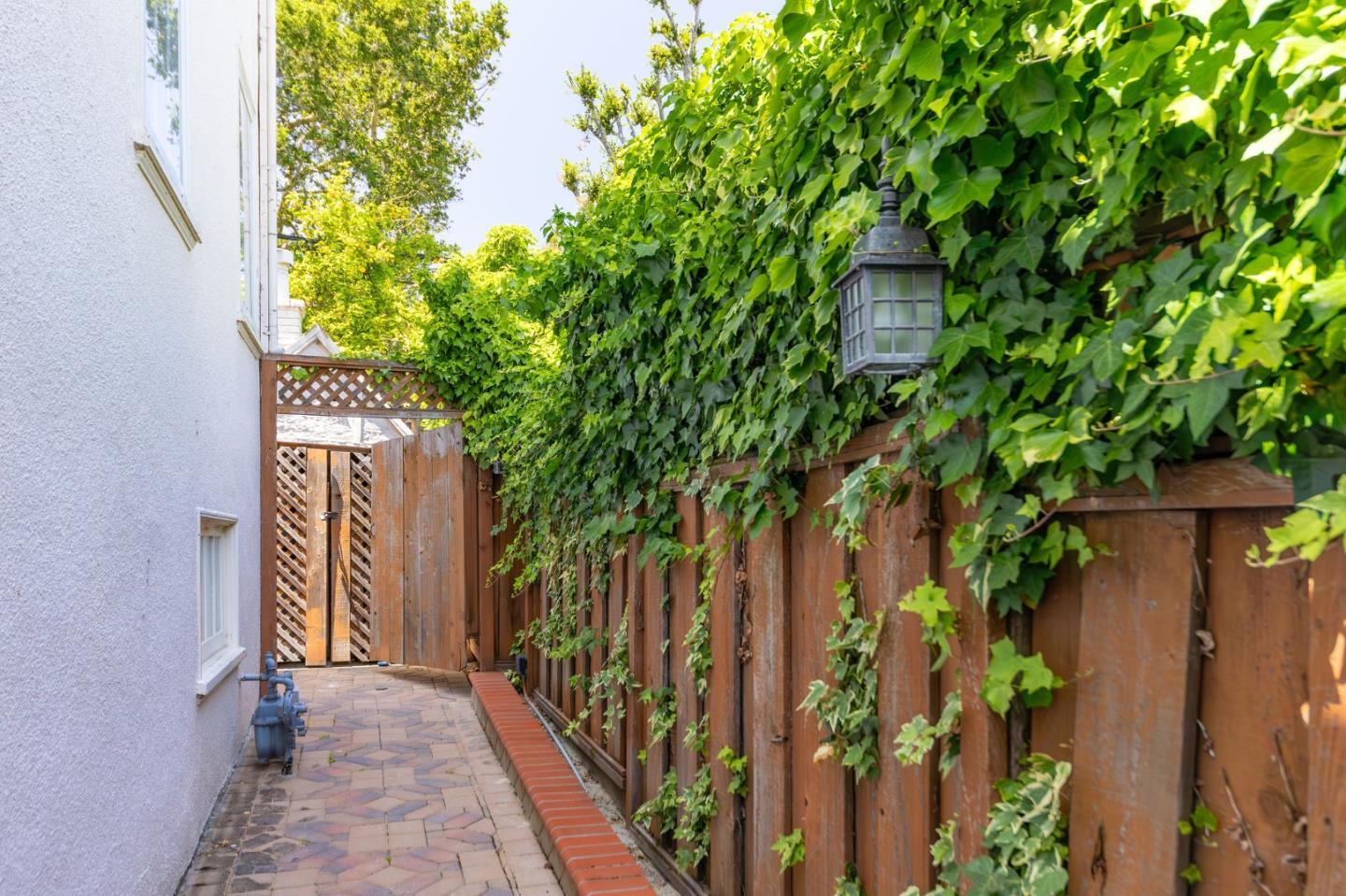 Detail Gallery Image 36 of 37 For 2344 Poppy Dr, Burlingame,  CA 94010 - 4 Beds | 3/1 Baths