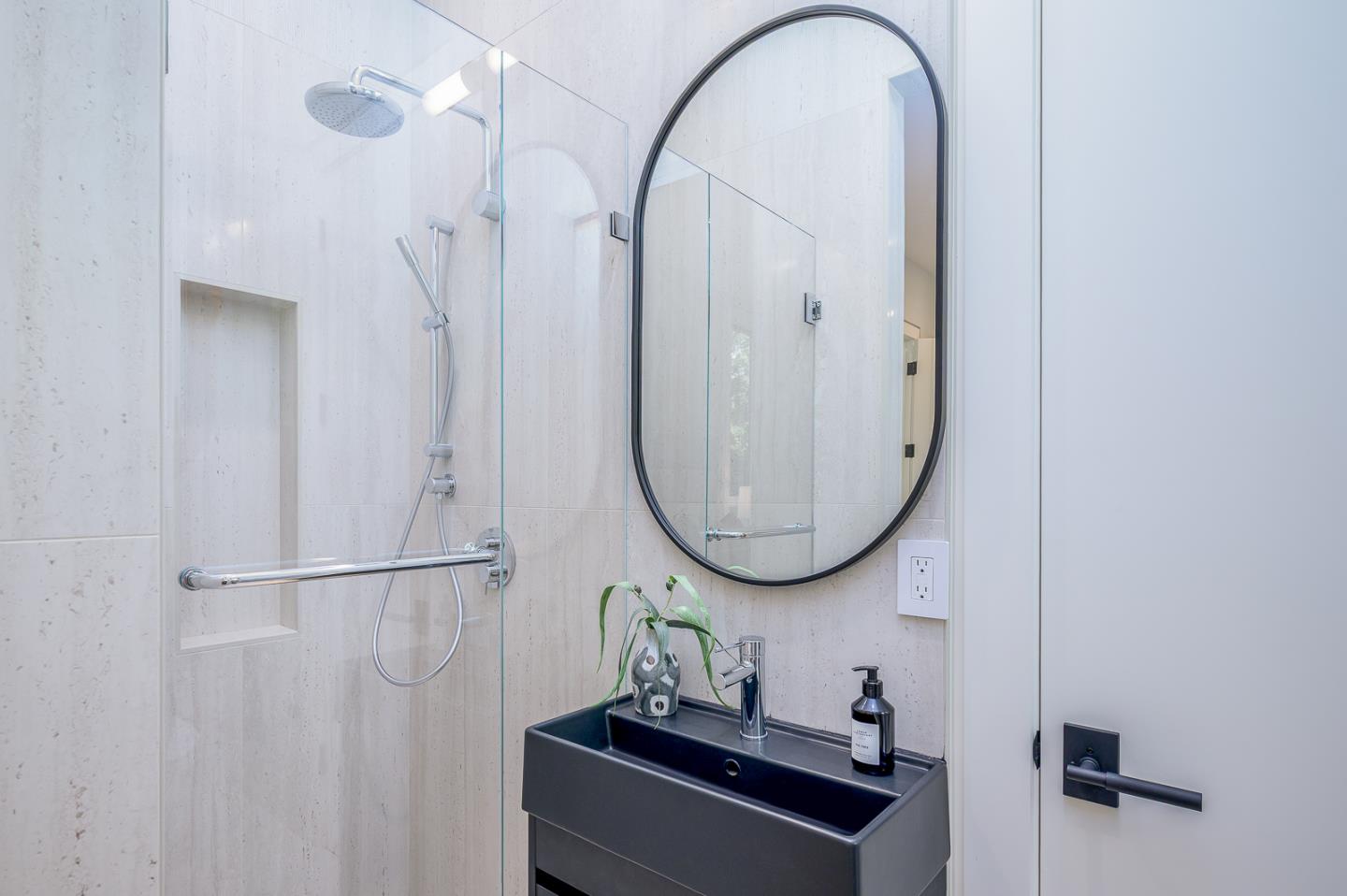 Detail Gallery Image 12 of 48 For 1027 Waverley St, Palo Alto,  CA 94301 - 7 Beds | 7/1 Baths