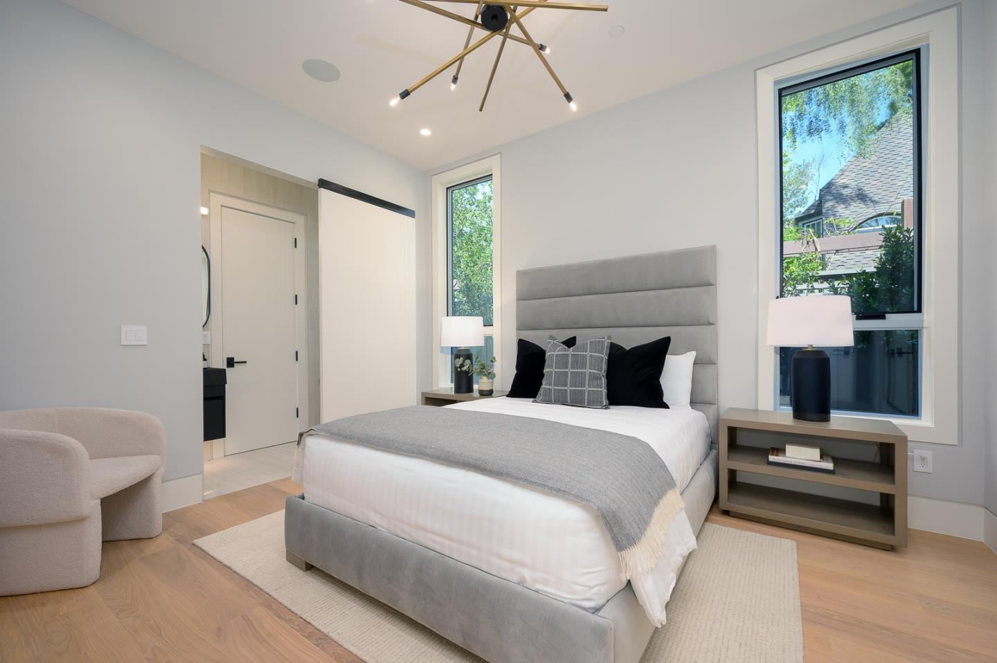 Detail Gallery Image 13 of 48 For 1027 Waverley St, Palo Alto,  CA 94301 - 7 Beds | 7/1 Baths