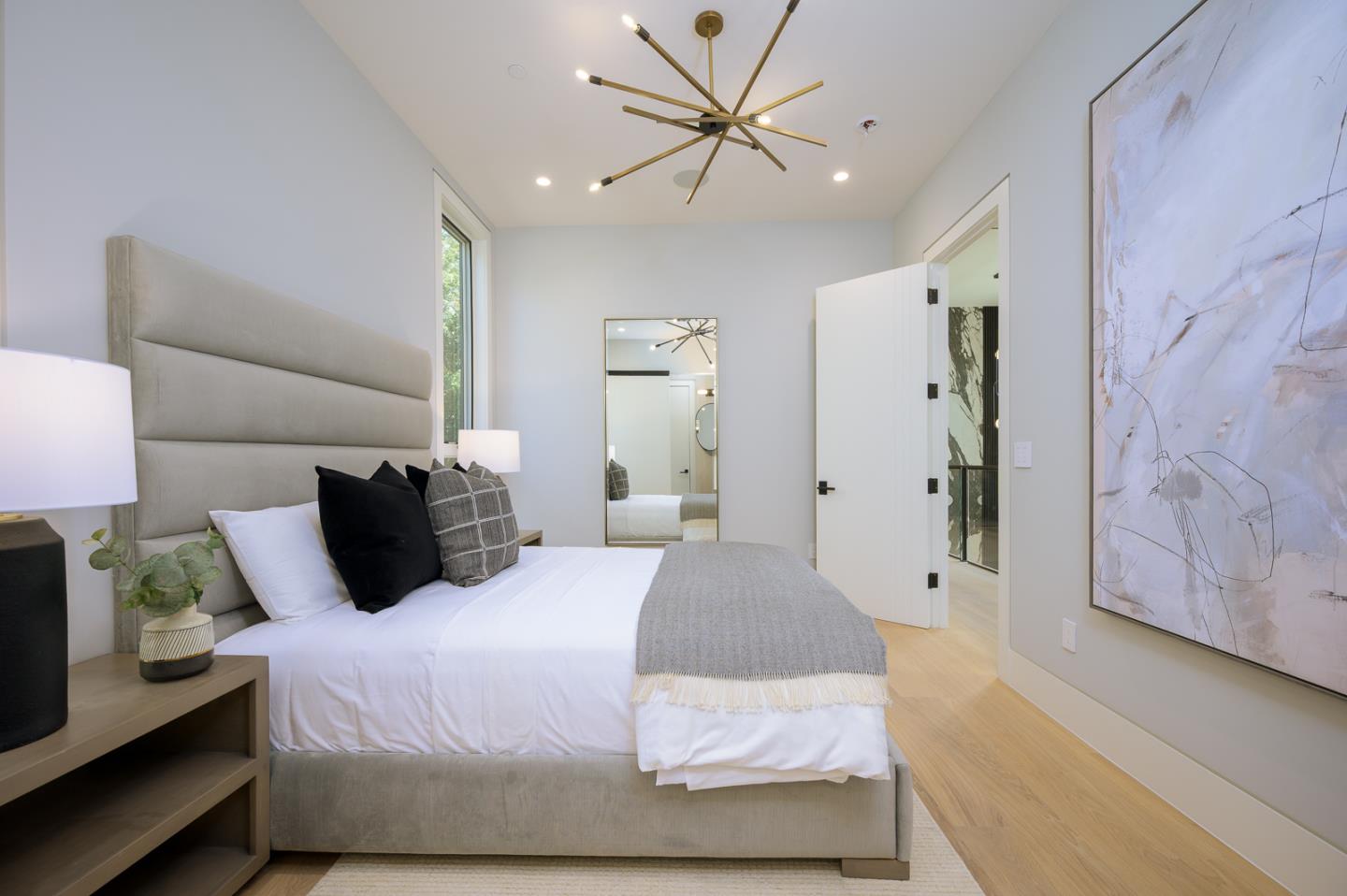 Detail Gallery Image 14 of 48 For 1027 Waverley St, Palo Alto,  CA 94301 - 7 Beds | 7/1 Baths