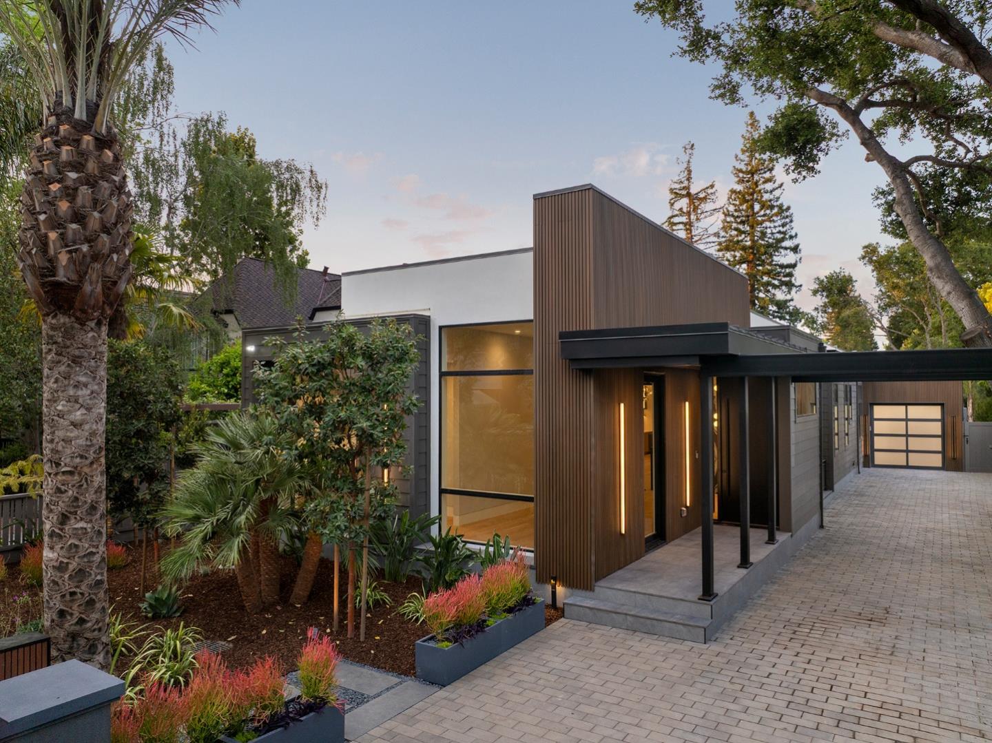 Detail Gallery Image 2 of 48 For 1027 Waverley St, Palo Alto,  CA 94301 - 7 Beds | 7/1 Baths