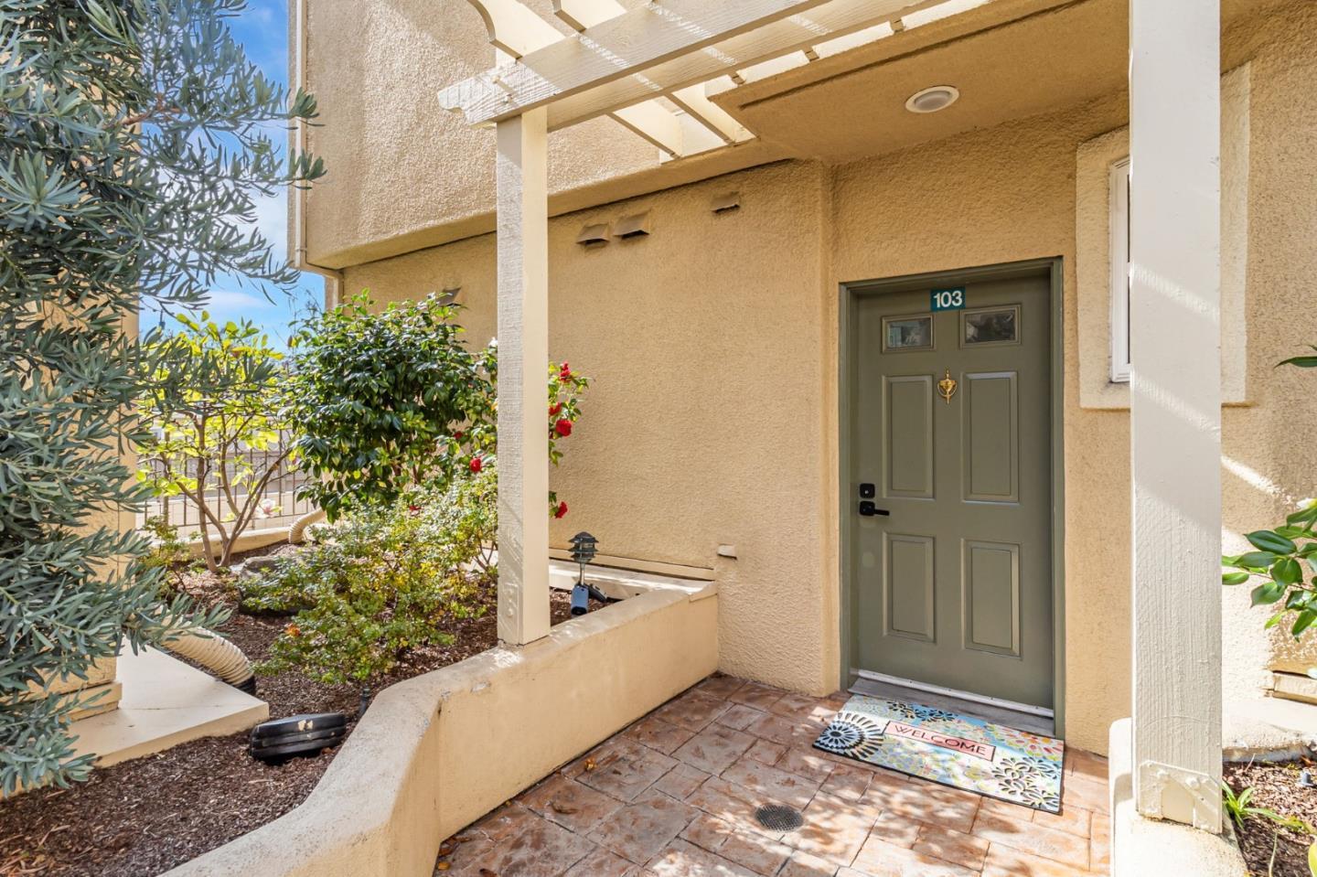Detail Gallery Image 31 of 37 For 88 17th Ave #103,  San Mateo,  CA 94402 - 3 Beds | 2/1 Baths