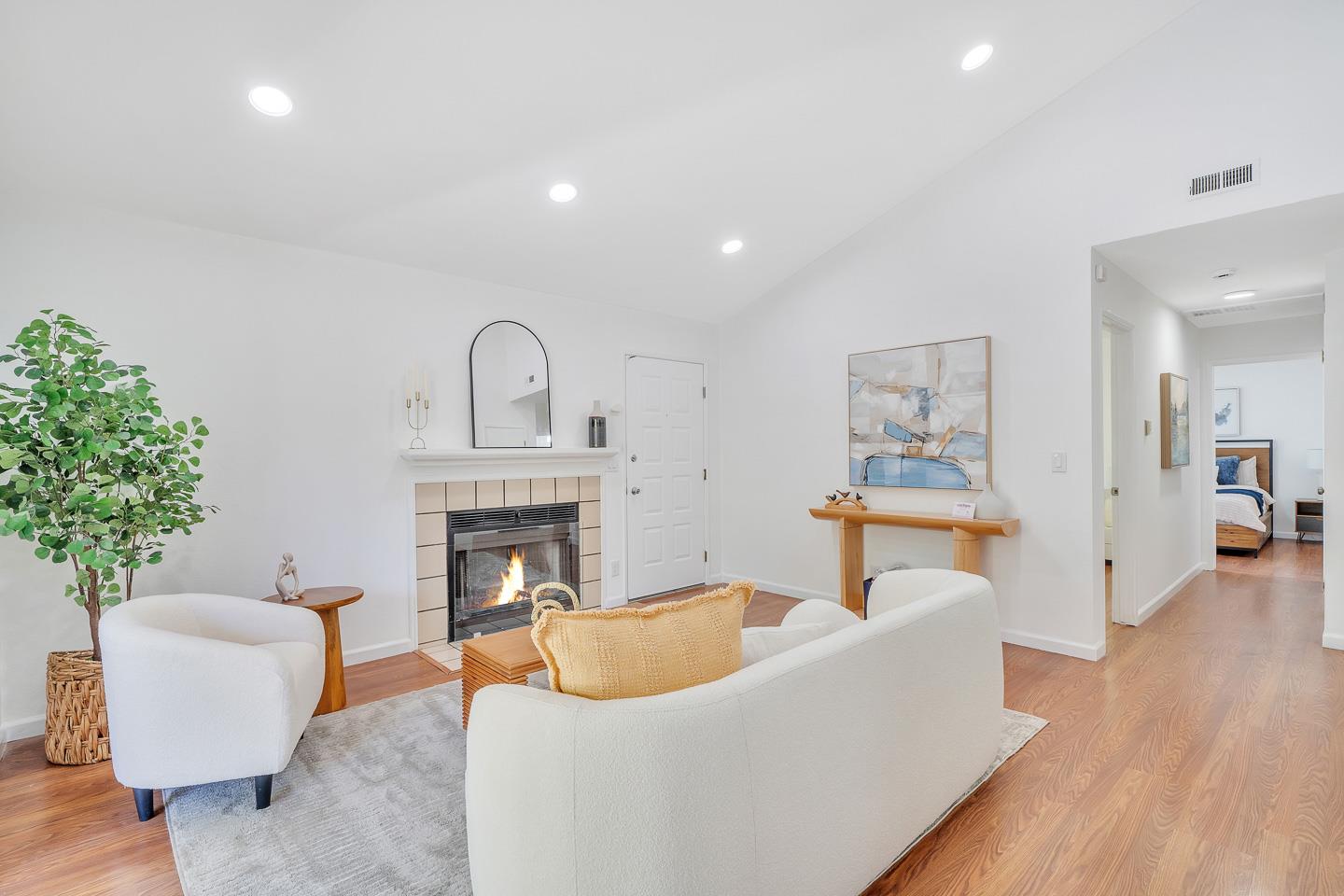 Detail Gallery Image 6 of 28 For 2416 Balme Dr, San Jose,  CA 95122 - 2 Beds | 2 Baths
