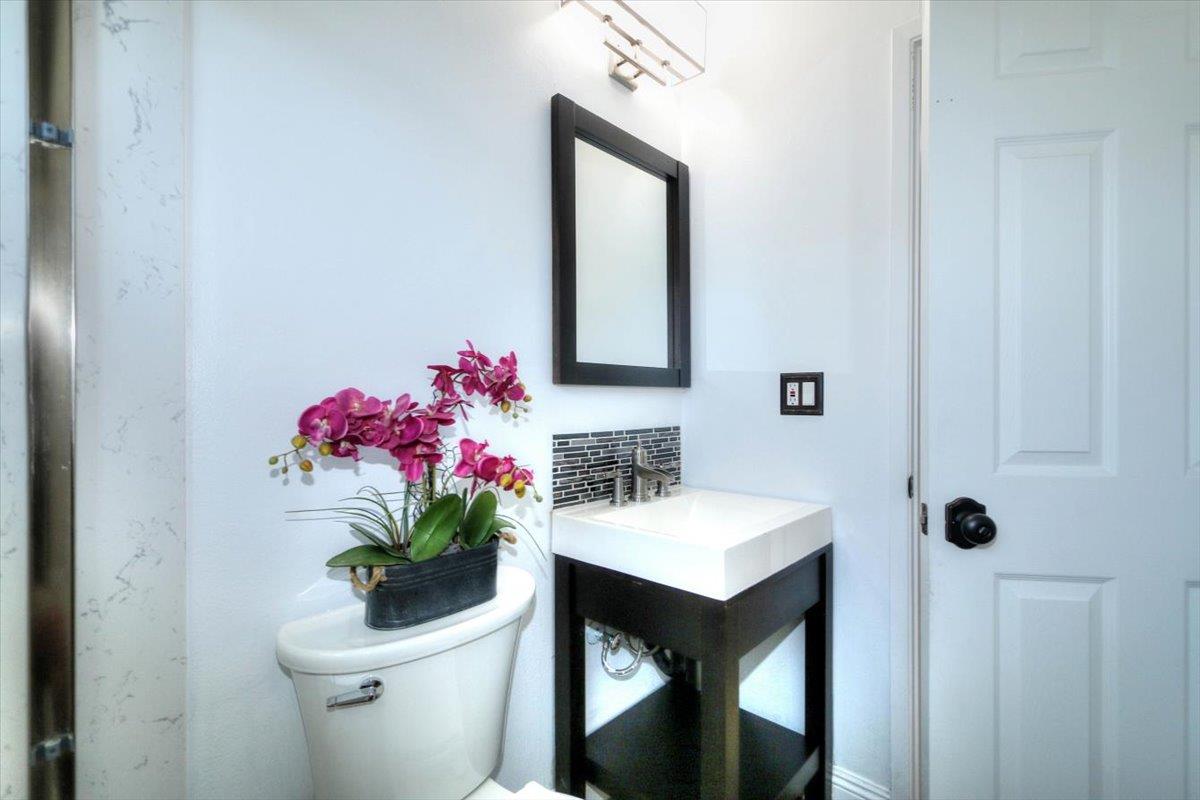 Detail Gallery Image 8 of 12 For 2241 Mann Ave #4,  Union City,  CA 94587 - 2 Beds | 1 Baths