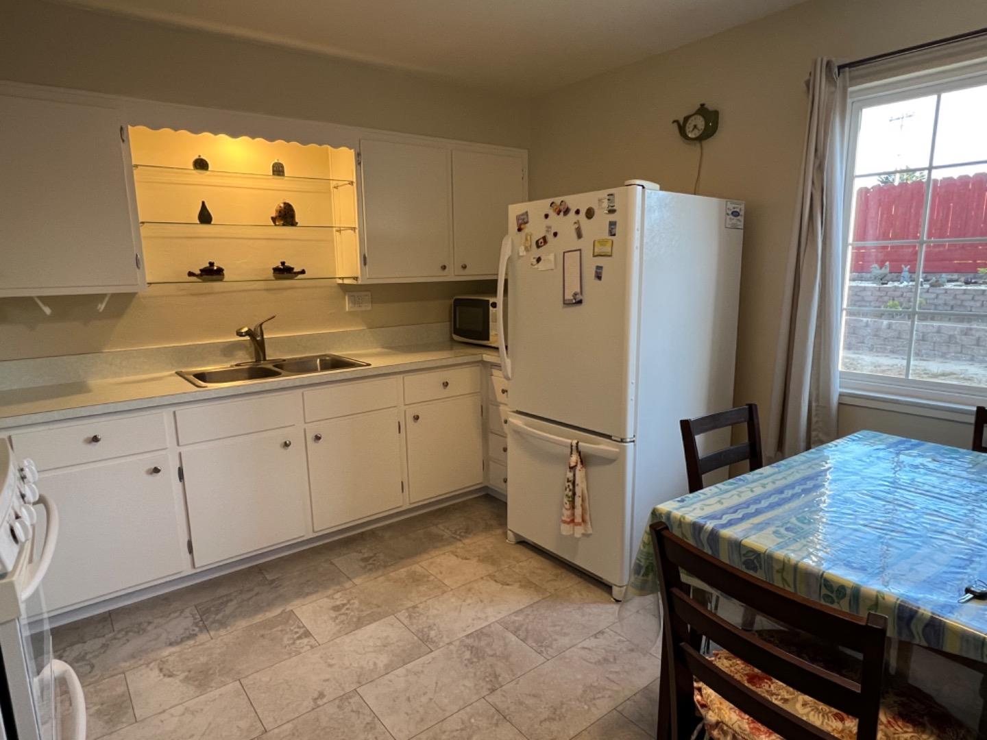 Detail Gallery Image 11 of 19 For 276 Grant St, Marina,  CA 93933 - 3 Beds | 1/1 Baths