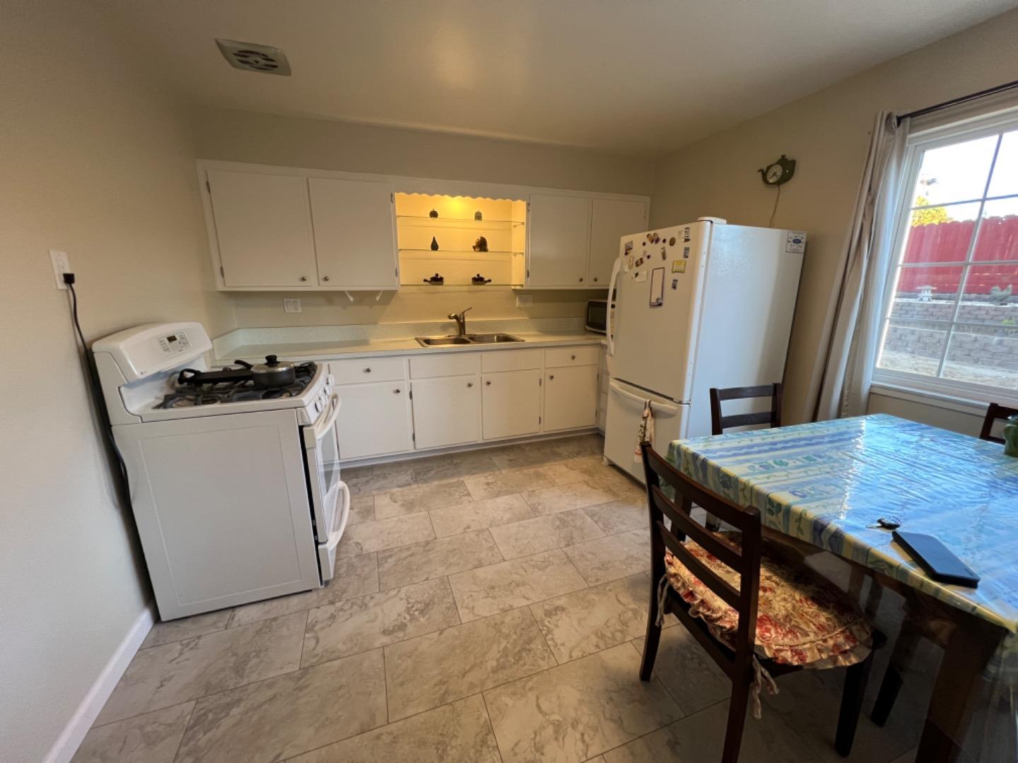 Detail Gallery Image 12 of 19 For 276 Grant St, Marina,  CA 93933 - 3 Beds | 1/1 Baths